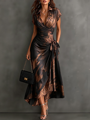 Vestido midi cruzado con estampado abstracto marrón, escote en V, manga corta, cintura anudada y bajo asimétrico con volante