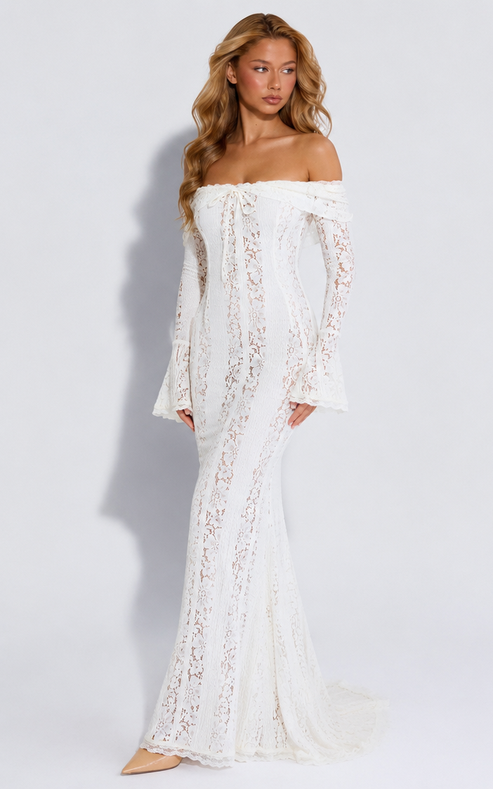 Abito Maxi di Pizzo Etereo