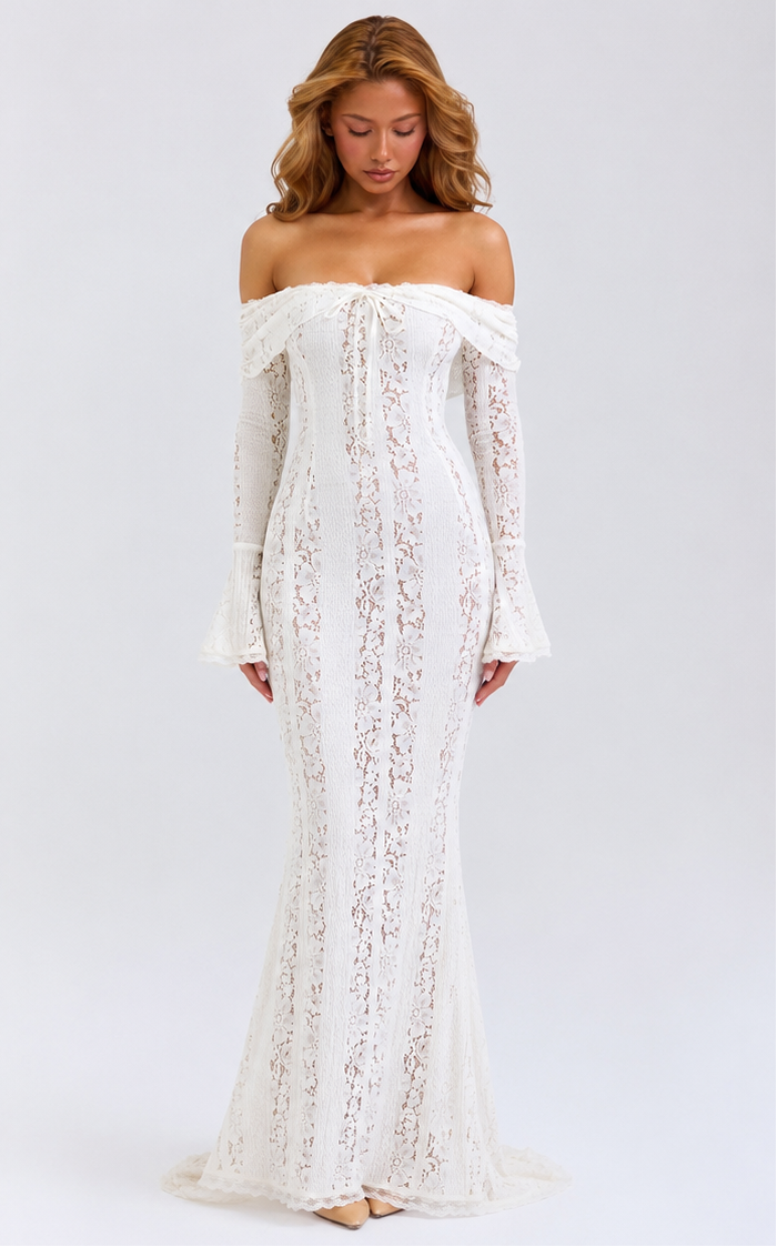 Abito Maxi di Pizzo Etereo