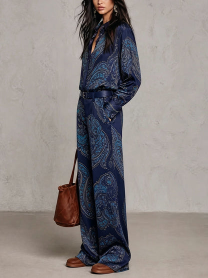 Conjunto de camisa de manga larga satinada con estampado azul marino y pantalón de pierna ancha